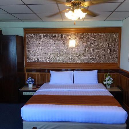 Serene Hotel Pattaya Bagian luar foto