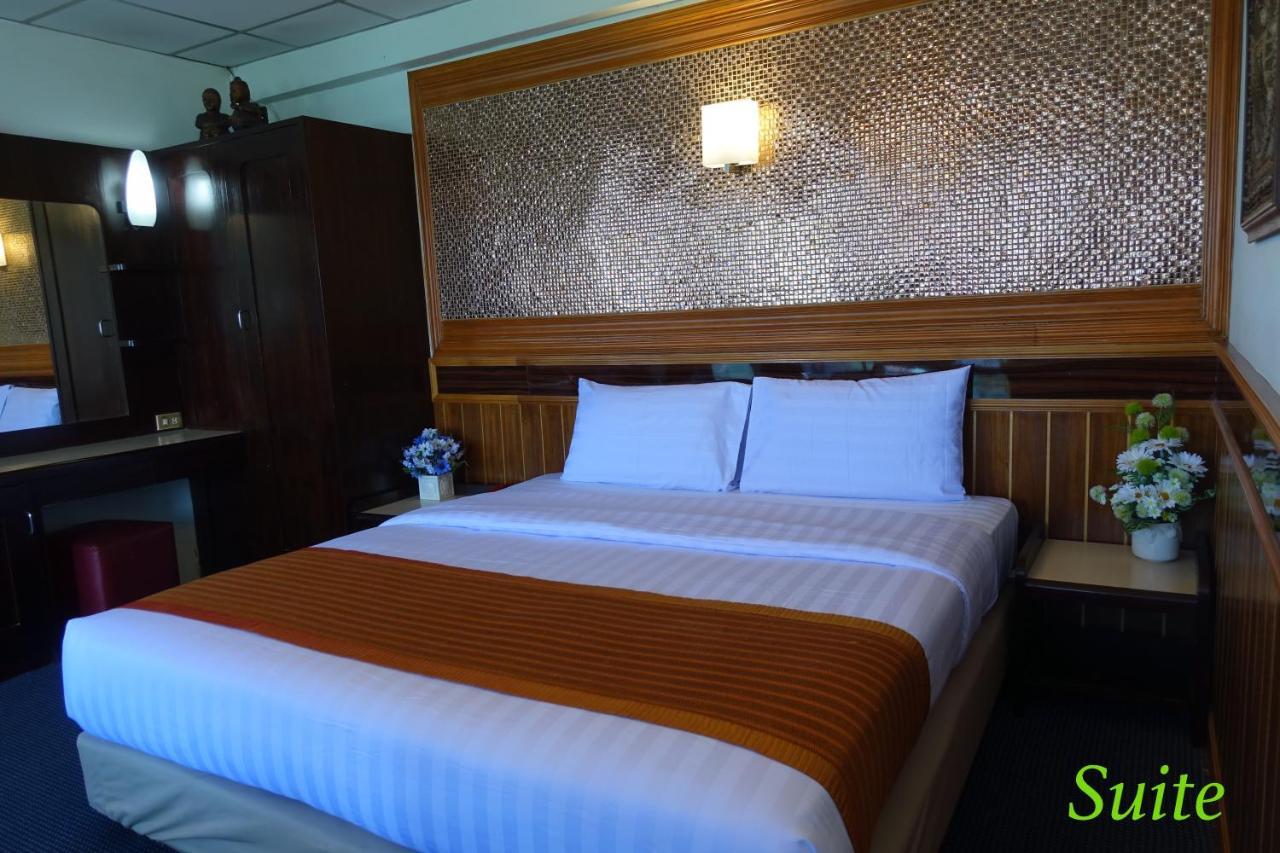 Serene Hotel Pattaya Bagian luar foto