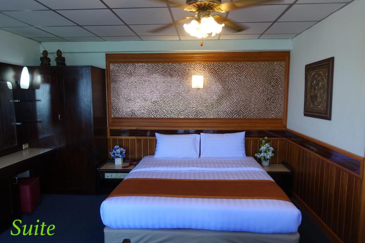 Serene Hotel Pattaya Bagian luar foto