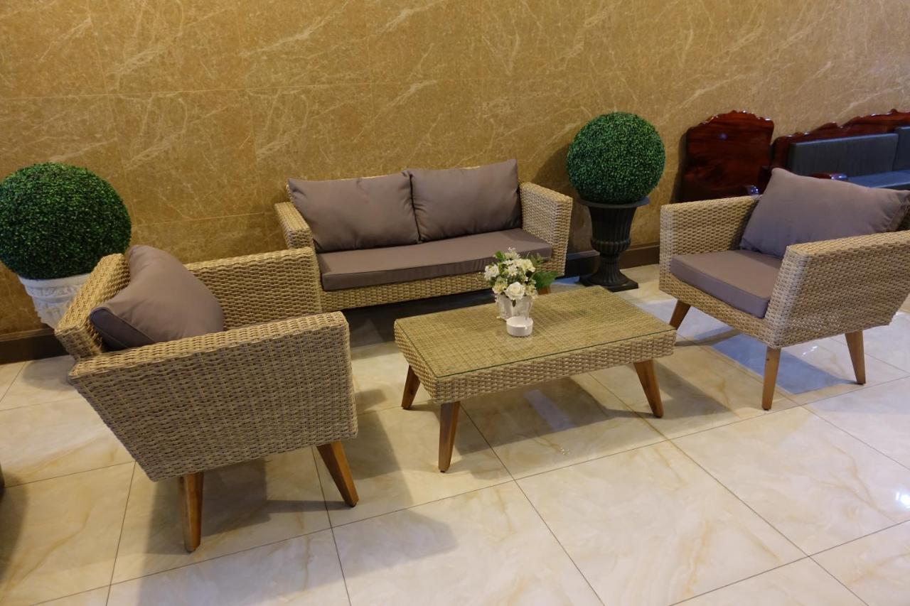 Serene Hotel Pattaya Bagian luar foto